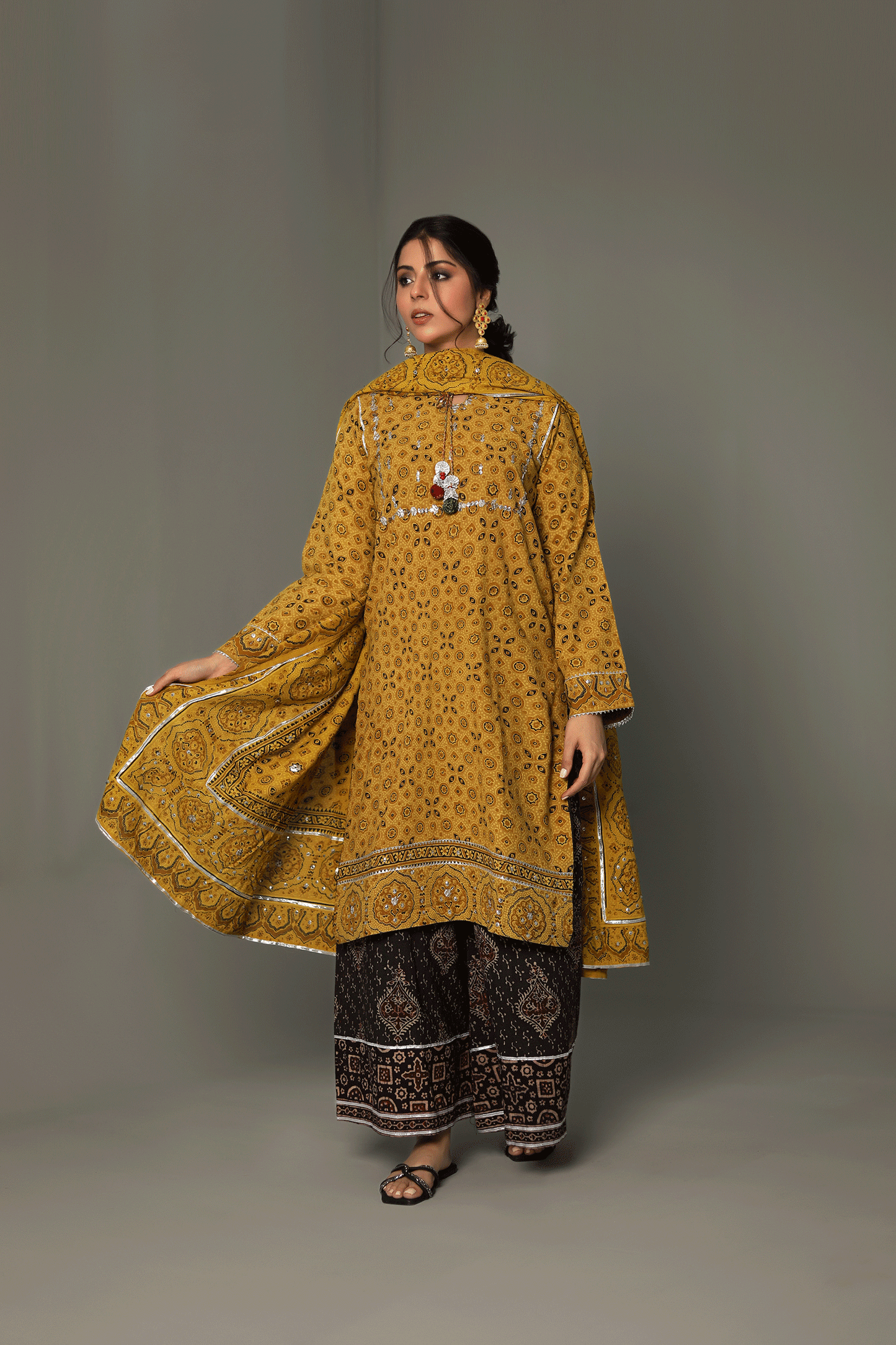 Gul e Gulzar 3 piece tailored set - StudioTehseen