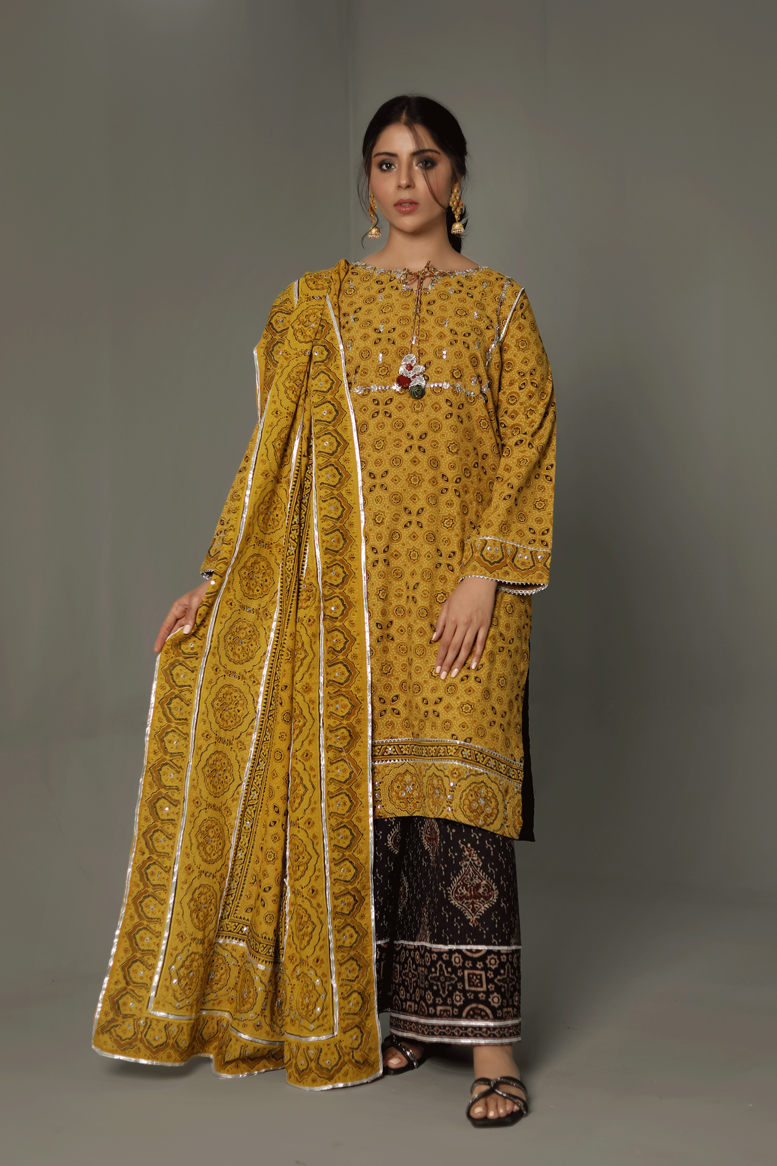 Gul e Gulzar 3 piece tailored set - StudioTehseen